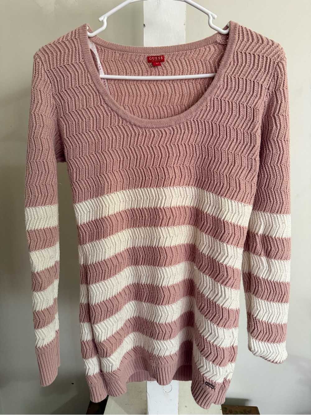GUESS Sweater - Picture 3 of 8